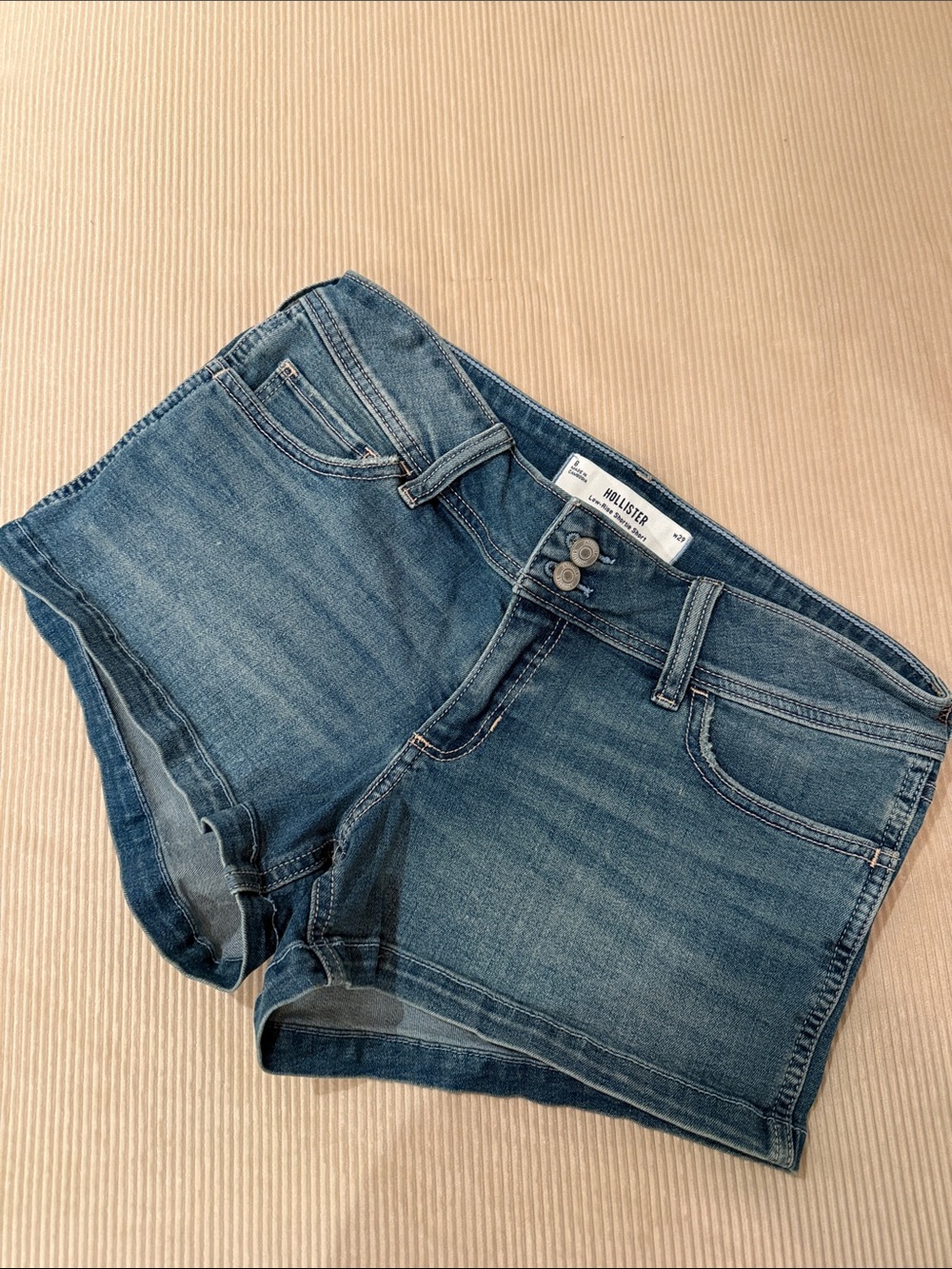 Hollister Medium Blue Denim Women's low rise Shortie Shorts size 8/29